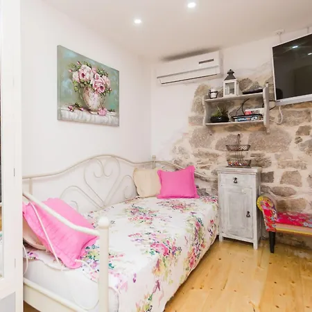 Dalmatinisches Haus In Der Altstadt Von By Interhome Split