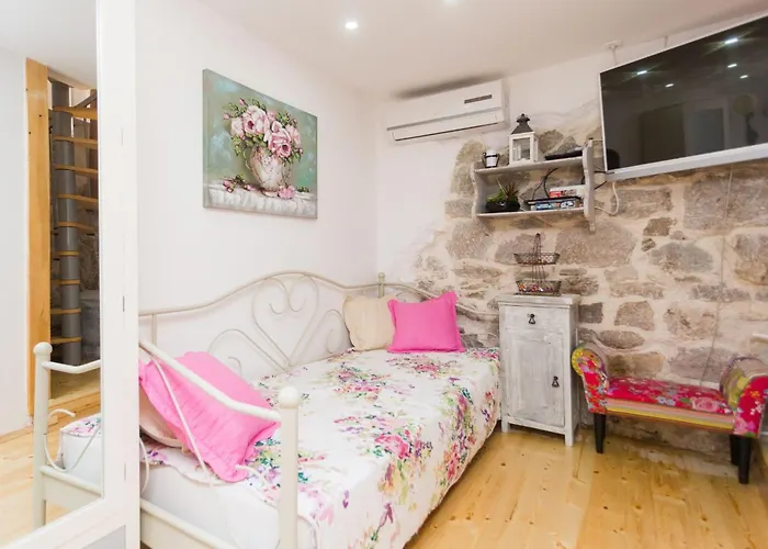 Dalmatinisches Haus In Der Altstadt Von By Interhome Split
