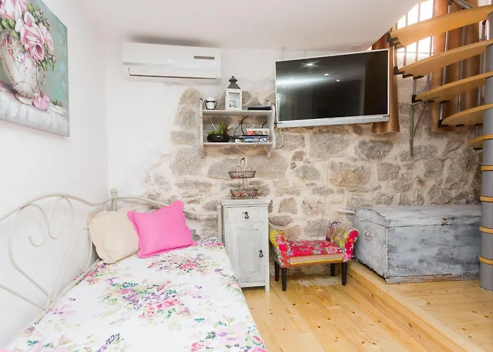 Dalmatinisches Haus In Der Altstadt Von By Interhome * Split