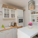 Dalmatinisches Haus In Der Altstadt Von By Interhome 펜션 스플리트