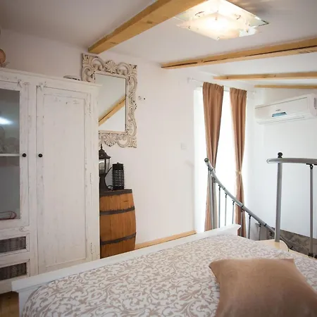 Dalmatinisches Haus In Der Altstadt Von By Interhome * Split