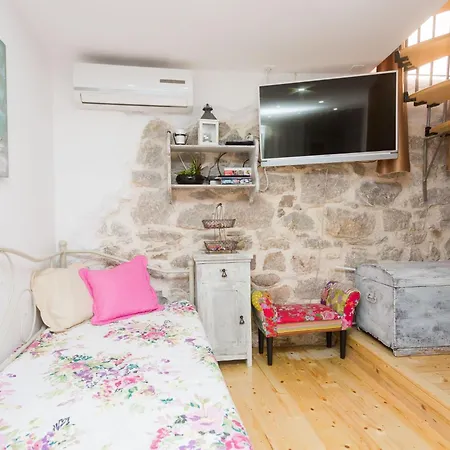 Dalmatinisches Haus In Der Altstadt Von By Interhome * Split