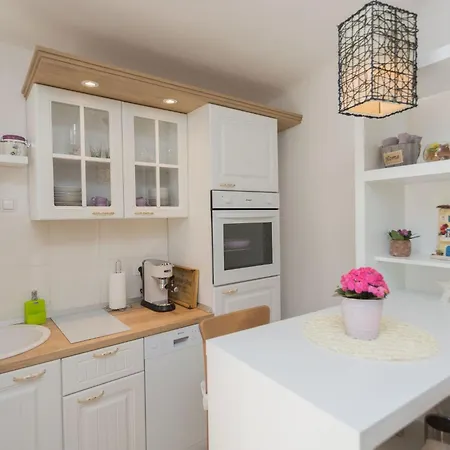 Dalmatinisches Haus In Der Altstadt Von By Interhome Сasa de vacaciones Split